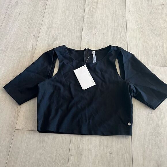 Fabletics Tops - Fabletics Eva Black Midi Crop Тор size M